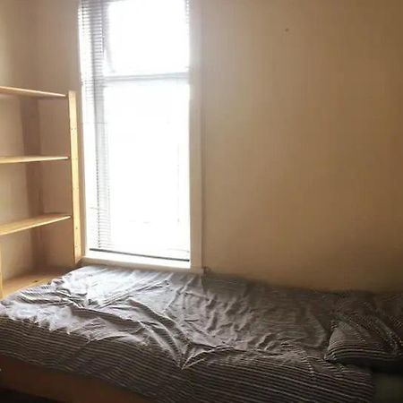 Single Room - Town & University Nearby, 24H Bus, Airport-Linked مانشستر المظهر الخارجي الصورة