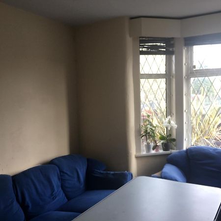 Single Room - Town & University Nearby, 24H Bus, Airport-Linked مانشستر المظهر الخارجي الصورة